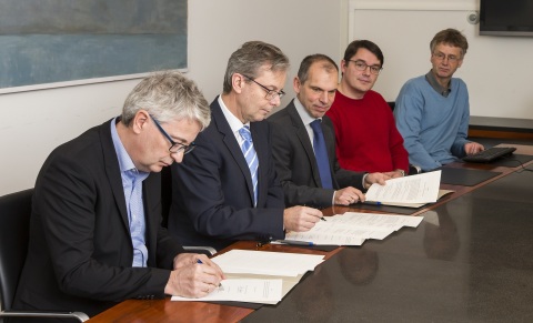 Össur e Ottobock, leader nel settore protesico a livello globale, istituiscono congiuntamente un fondo fiduciario per la ricerca presso l'Università d'Islanda