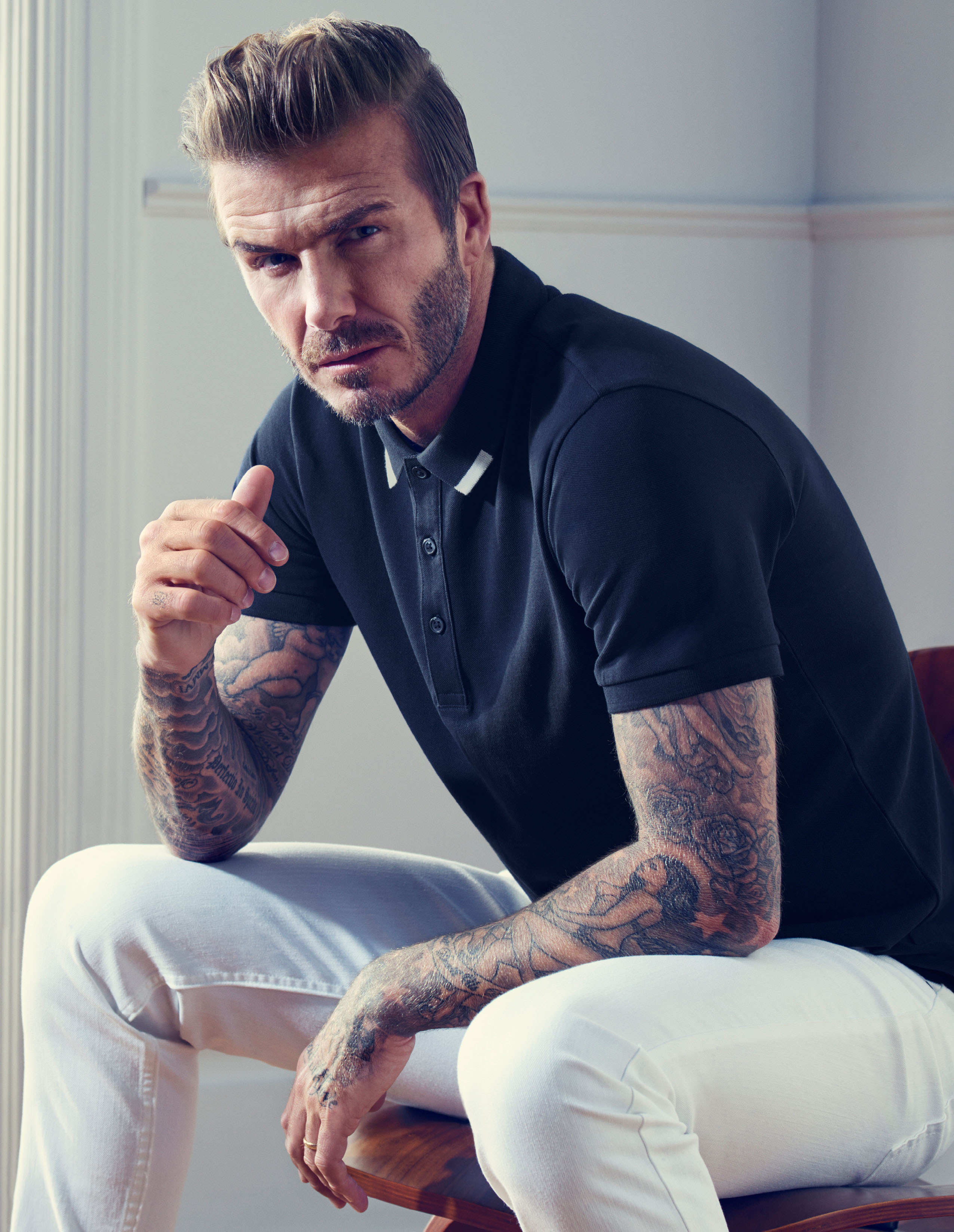 Todos Visten Con La Misma Elegancia Que David Beckham En La Nueva Campana Modern Essentials De H M Business Wire