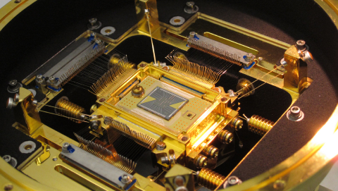 Hitomi's Soft X-ray Spectrometer (SXS), developed by NASA, which includes HgTe calorimeter tiles developed by EPIR Technologies, Inc. (EPIR). Credits: NASA's Goddard Space Flight Center