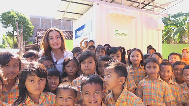 Stand-Alone Solar Power "Container" Helps Children Study on Remote Indonesian Island