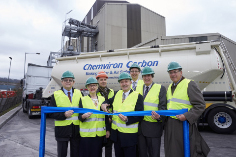 Pictured from left to right: Cllr. Melvyn Mottram; Jayne Waltho, Mayoress; Reinier Keijzer, Vice President European Operations; Cllr. Steve Waltho, Mayor of Dudley; Steve Schott, Executive Vice President; Cllr. Clem Baugh; and Bob O'Brien, Executive Vice President and Chief Operating Officer. (Photo: Business Wire)