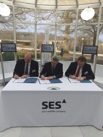 From left to right: Mr. Marco Fuchs, OHB CEO;  Karim Michel Sabbagh, President & CEO, SES;  Mr. Jan Woerner, Director General, ESA  (Photo: Business Wire)