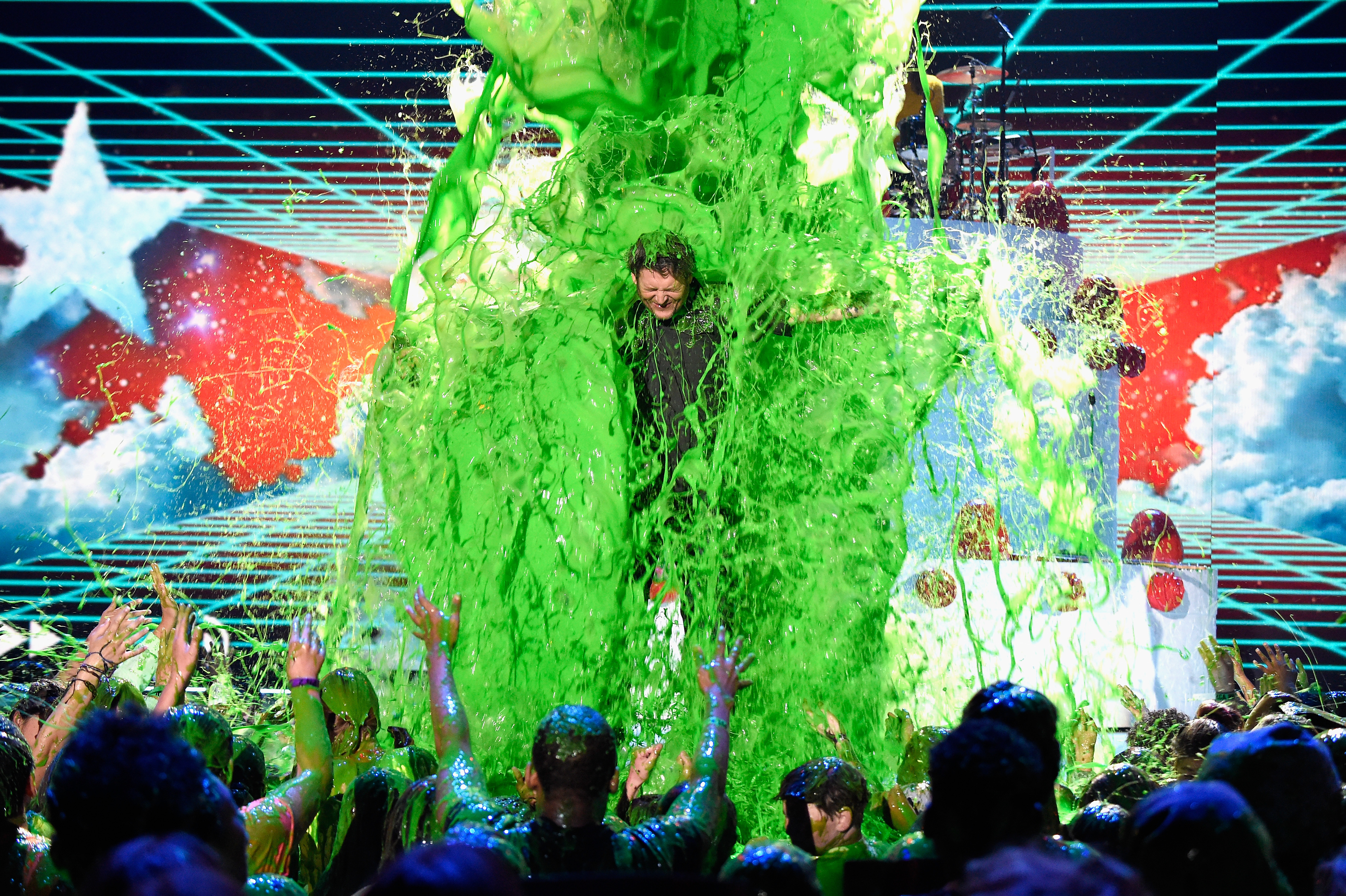 The Hunger Games Wins 2 Kids Choice Awards + Josh Get SLIMED!