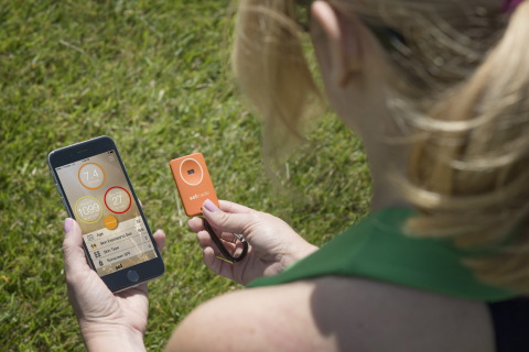 Soltrackr is a wireless health companion that delivers in-depth vital and environmental information on the go. (Photo: Business Wire)