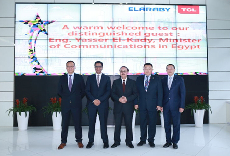 Egyptian Minister of Communications and Information Technology Eng. Yasser El-Kady (middle), Chief Marketing Officer of ELARABY Mr. Mohyielden Elaraby (2nd from the left) and General Manager of TCL Strategic Customer Business Center Mr. Liang Tiemin (1st on the right) and TCL Multimedia’s Chief Finance Officer
Mr. Michael Wang (2nd from the right) attended the Signing Ceremony (Photo: Business Wire) 
