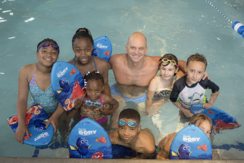 Olympic Gold Medalist and USA Swimming Foundation Ambassador, Rowdy Gaines, gives swim lessons to children at the Princess Anne Family YMCA in celebration of Swimways’ fifth annual National Learn to Swim Day, May 21, 2016. (Photo: Business Wire)