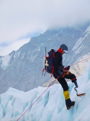 Jeff Glasbrenner: Climbing Mt. Everest (Photo: Business Wire)