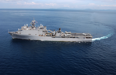 BAE Systems received contracts to repair and maintain two ships for the U.S. Navy in Jacksonville, Florida: the Arleigh Burke-class destroyer USS Farragut (DDG 99) and the Whidbey Island-class dock landing ship USS Fort McHenry (LSD 43). (Photo: U.S. Navy)