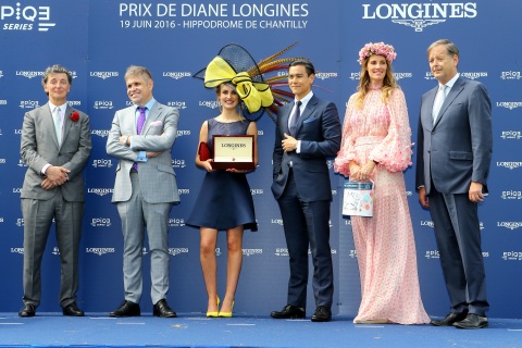 At the "Mademoiselle Diane par Longines" prize giving ceremony taking place on June 19, 2016 during the Prix de Diane Longines, of which Longines is Title Partner, Official Timekeeper and Watch for the 6th time : Edouard de Rothschild, President of France Galop, Juan-Carlos Capelli, Vice President of Longines and Head of International Marketing, Alexia Masseron, who won the prize for having most elegantly matched her outfit with the Official Watch of the event, a Longines DolceVita watch, Longines Ambassador of Elegance Eddie Peng who awarded the same model as the Official Watch to the winner, Sophie Thalmann, ex-miss France and president of the jury of the prize, and Charles Villoz, Vice President of Longines (Photo: Business Wire)