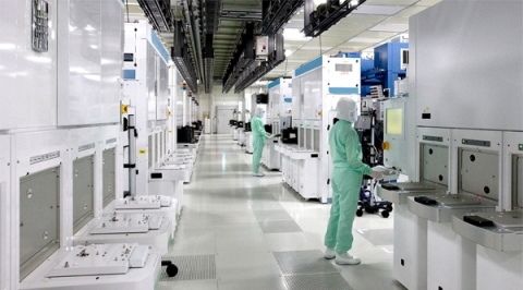 The clean room of New Fab2, Yokkaichi Operations (Photo: Business Wire)