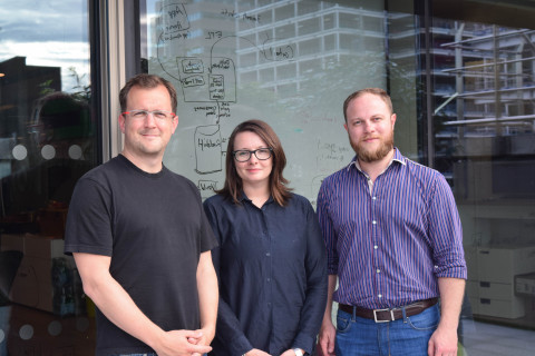 Left to right: Steve Pearce (Skyscanner), Sarah Drummond (Snook) and Russell Morgan (On-Off Group) (Photo: Business Wire)