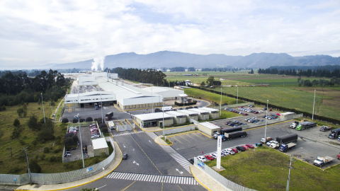 Corona's state-of-the-art manufacturing facility outside of Bogota, Colombia, produces ceramic tile for customers in the U.S.
(Photo: Business Wire)