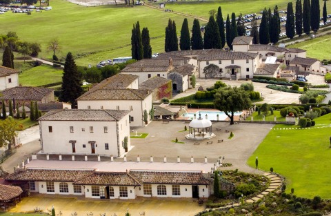 Inauguran el primer hotel italiano de Curio en el corazón de las montañas de la Toscana