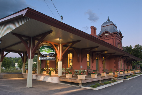 Located in a beautifully restored train station built in 1875, the Green Mountain Coffee Café and Visitor Center opened its doors to the Waterbury, Vermont community in 2006. (Photo: Business Wire)
