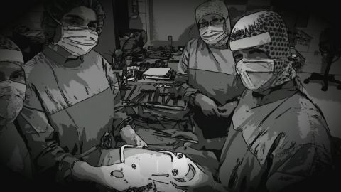 Surgeons at EKN Duisburg performing a SynCardia TAH-t implant. (Photo: Business Wire)