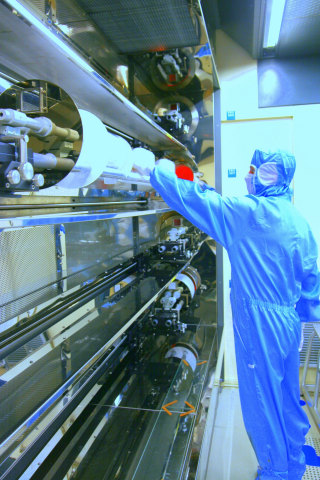 IPDiA cleanroom operation (Photo: Business Wire)