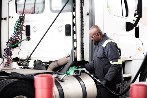 Ryder service personnel fueling a vehicle. (Photo: Business Wire)