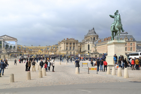 Getzner Werkstoffe installed elastic bearings in the new auditorium on the top floor of the Palace of Versailles.