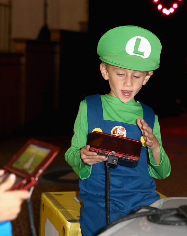 In this photo provided by Nintendo of America, guests of Starlight Children’s Foundation’s “Dream Halloween” event on Oct. 22 in Los Angeles were treated to a sneak peek of the Mario Party Star Rush game prior to its Nov. 4 release. Available for the Nintendo 3DS family of systems, Mario Party Star Rush is packed with modes that players of all ages will love. The rapid-fire party game lets players think fast, play fast and have a blast. (Photo: Business Wire)