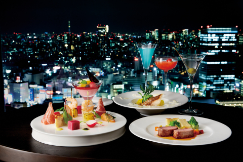 Sky Lounge "Aurora" which opens on December 7th will offer a panoramic view of Tokyo's dynamic cityscape, Keio Plaza's renowned bartenders and chefs, and a wide range of tantalizing drinks and delicious cuisine from the afternoon into the late evening. (Photo: Business Wire)