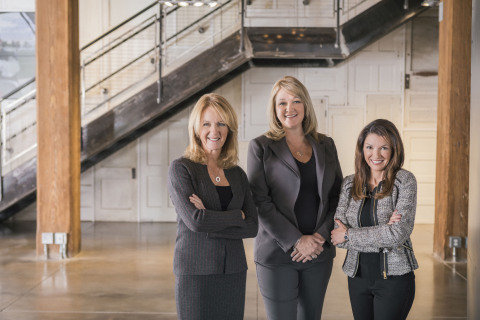 (Left to right) Hannah Paramore Breen, current owner of Paramore and soon-to-be Executive Vice President at Osborn Barr, Suzan Knese, Chief Operating Officer at Osborn Barr, and Rhonda Ries, President at Osborn Barr. (Photo: Business Wire)