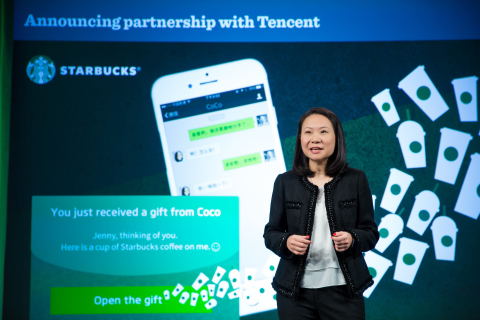 星巴克中國首席執行官王靜瑛宣佈與騰訊達成策略性合作，在中國推出新的社交贈禮功能，並支援微信行動支付。（照片：美國商業資訊）