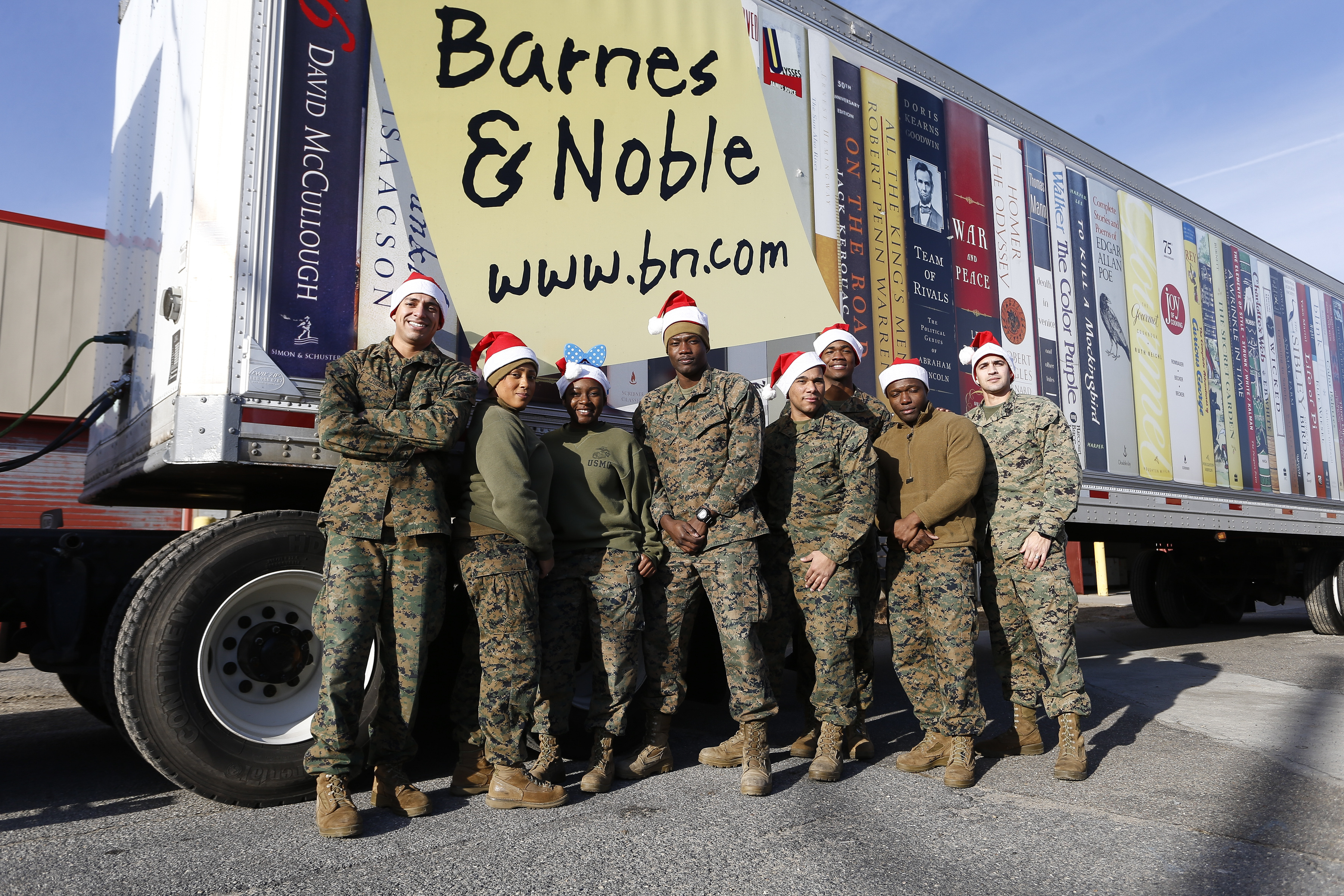 Barnes Noble Makes Major Donation To The Marine Toys For Tots Foundation In New York City And Reno Nv Business Wire