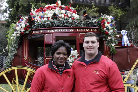 Veterans Major Lynette Jones and Sergeant Oliver Campbell were among Wells Fargo’s special guests at the 2017 Rose Parade® to honor and thank military members for their service. (Photo: Business Wire)