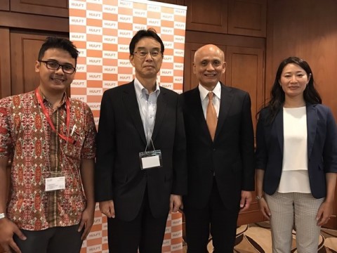 [Photo: From left to right] Wana Sedayu, JOC Presale Team Leader of PT. Fujitsu Indonesia Hirotatsu Kawata, JOC Sales Country Head of PT. Fujitsu Indonesia Kazuhiro Uchida, President and CEO of SAISON INFORMATION SYSTEMS CO., LTD. Yasuko Sakurai, Managing Director, HULFT Pte. Ltd. (Photo: Business Wire)