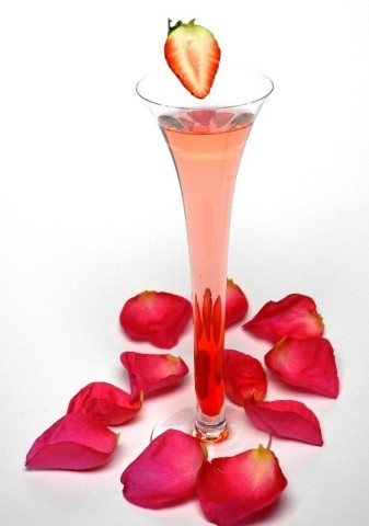 This Valentino cocktail by Southern Glazer's mixologist, Armando Rosario, is a perfect Valentine's Day libation for a party, date night, or sipping solo. (Photo: Business Wire)