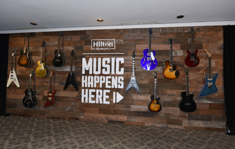希爾頓推出業界首創的綜合音樂專案“Music Happens Here”，並推出OneRepublic榮譽客會會員專享音樂會（照片：美國商業資訊）