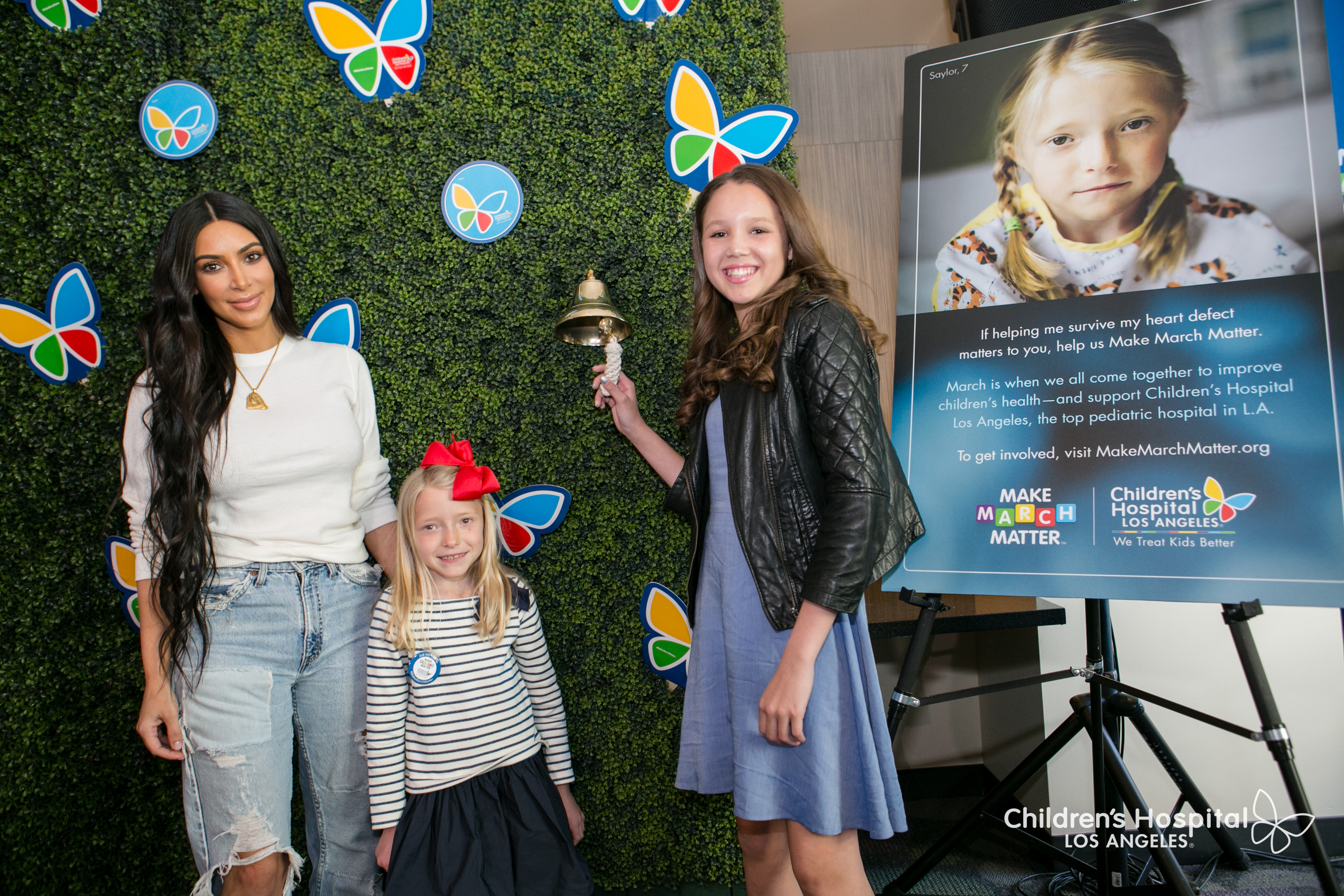 LA Kings Make Annual Team Visit to Children's Hospital Los Angeles