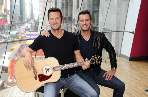 Luke Bryan attends unveiling of his Madame Tussauds Nashville wax figure reveal in Times Square on March 1 (Photo: Business Wire)