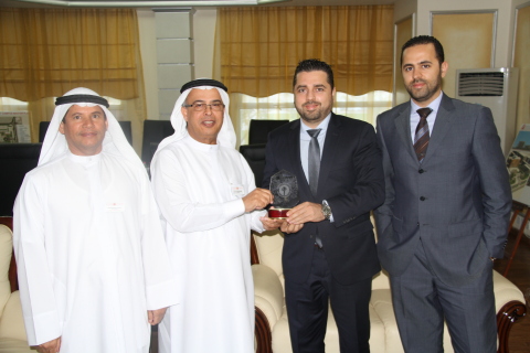 News Services Group riceve un premio di apprezzamento da parte del presidente dell’AURAK
