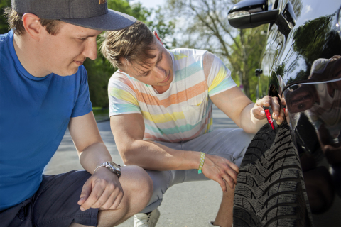 Les pneus d'été sont le choix le plus sûr et le plus économique grâce à leurs caractéristiques uniques en saison chaude (Photo: Business Wire)