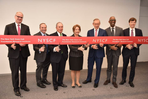 The New York Stem Cell Foundation (NYSCF) holds official ribbon cutting ceremony to open new NYSCF Research Institute & Headquarters.
Pictured: Howard Zemsky (President, CEO & Commissioner, Empire State Development); Roy Geronemus MD,(Founding Chairman of the Board for NYSCF); Michael R. Bloomberg, Founder, Bloomberg LP & Bloomberg Philanthropies and three term New York City Mayor; Susan L. Solomon (CEO & Co-Founder of NYSCF); Stephen M. Ross (Chairman & Founder of Related Companies, NYSCF Board Member); Tony Coles MD (Chairman & Founder, Yumanity Therapeutics); James Patchett (President & CEO, New York City Economic Development Corporation)
(Photo credit: Bloomberg Philanthropies)