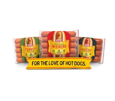 Now every single Oscar Mayer Hot Dog has no by-products, no added nitrates or nitrites (except those naturally occurring in celery juice), and no artificial preservatives in their meats; a first for a national manufacturer. Going to great lengths, the brand unveiled this major quality improvement giving away free hot dogs in NY Harbor, reinforcing their commitment to get a better dog in people's hands across America…doing it all #ForTheLoveOfHotDogs. (Photo: Business Wire)