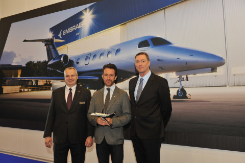Left: Peter Griffith, Senior Vice President Sales, Europe, CIS and Africa, Embraer Executive Jets, Center: Simon Talling-Smith, CEO, Surf Air Europe LTD., Right: Ray Jones, CEO, Flexjet LTD. (Photo: Business Wire)