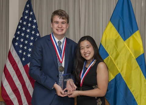U.S. Stockholm Junior Water Prize winners Ryan Thorpe (l) and Rachel Chang (r) of Manhasset, N.Y. (Photo: Business Wire)