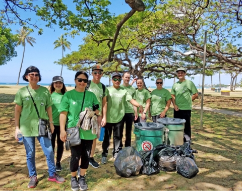 Hawaii: Macy’s Go Green Employee Resource Group volunteers from Macy’s Ala Moana and Kaahumanu stores held a beach cleanup for Earth Week 2017. (Photo: Business Wire)