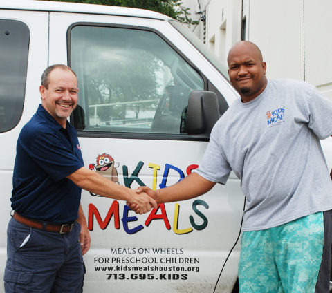 Safety Vision's Mark Kedda (left) with Kids' Meals' Courtney Frank (Photo: Business Wire)