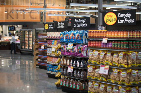 The new 40,000-square-foot Raley’s offers fresh, high-quality, healthy products at an every day value. (Photo: Business Wire)