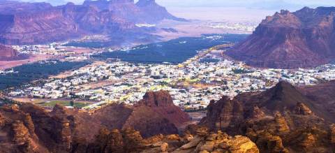 El Rey Salman Nombra Comisiones para Desarrollar Al-Ola y la Puerta de Diriyah como Grandes Atracciones Turísticas