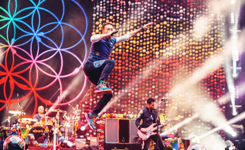 Through Samsung Gear VR, Coldplay fans are transported to the best seats in the house to experience the band's electrifying performance from a totally new and immersive perspective. (Photo: Business Wire)