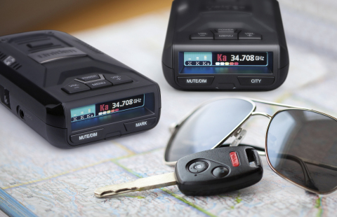 According to a recent review by Veil Guy, a leading authority and influencer of the countermeasure industry, the new R1 and R3 radar detectors from Uniden “redefine what’s possible” and provide “jaw-dropping performance.” Veil Guy summarizes his review with, “I believe the R1 and R3 are simply the best radar detectors you can drive with today, regardless of price.” (Photo: Business Wire)