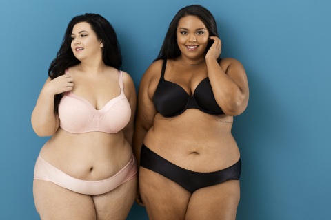 Crystal Coons of Sometimes Glam and Nicole Edelen of Curves on a Budget for Playtex Love My Curves. (Photo: Business Wire)