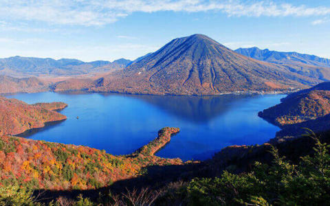 Lake Chuzenji hiking (Photo: Business Wire)