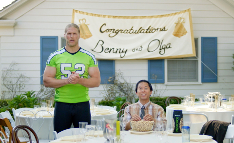 Wonderful Pistachios teams up with Seattle Seahawks cornerback Richard Sherman and Green Bay Packers linebacker Clay Matthews to kick off "Put a Smile on Your Snackface," its biggest football campaign ever. 

In the campaign, Sherman and Matthews star in separate commercials featuring pistachio lovers who may be unlucky in life, but fortunate to discover the perfect gameday snack to put a smile on their snackfaces. They quickly discover that when you feel good about eating tasty, protein-powered Wonderful Pistachios, you can also feel good about yourself.

Put a smile on YOUR snackface at http://getcrackin.com. (Photo: Business Wire)