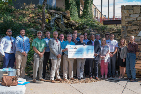 FHLB Dallas and Merchants and Planters Bank partnered to award $16,000 in grant funds to Main Street Batesville. (Photo: Business Wire)