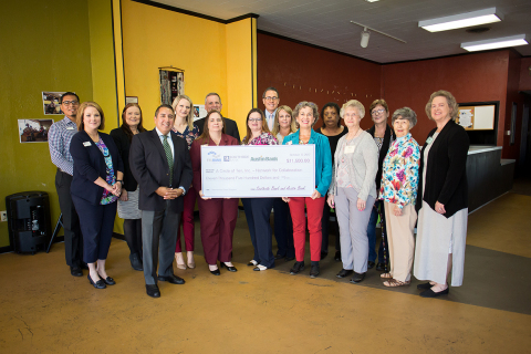 Southside Bank, Austin Bank and FHLB Dallas awarded $11,500 in Partnership Grant Program funds to A Circle of Ten, Inc. for organization capacity-building, including training for the nonprofit's staff. (Photo: Business Wire)